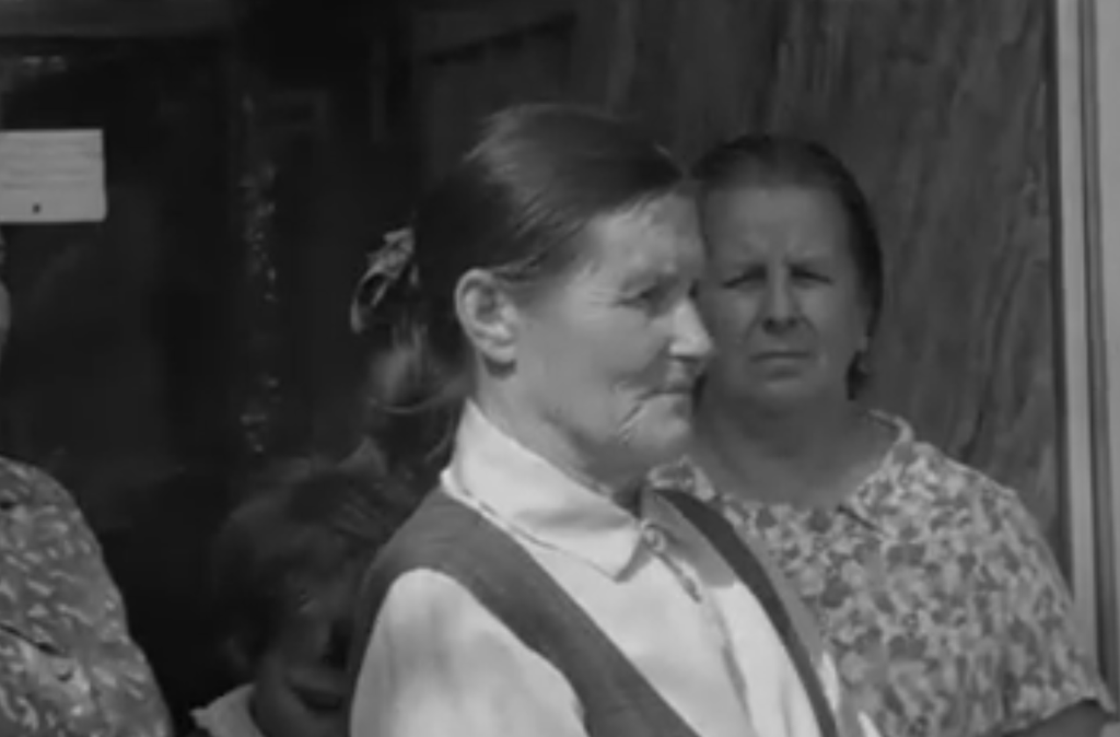Ona Bardauskienė 1971 m. Ar gyvas dar Baublys stop kadras.